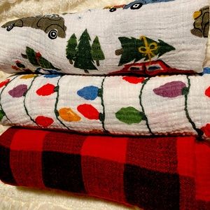 Little Unicorn Christmas Muslin Swaddle Blanket Set of 3